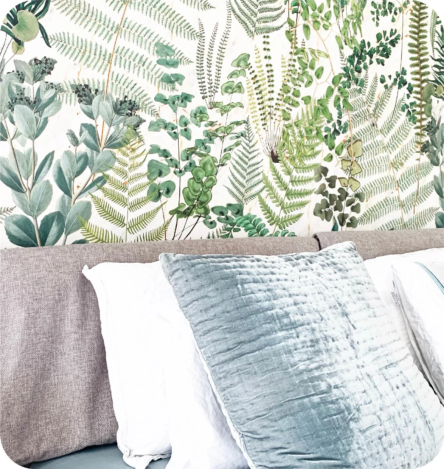 Leaf-Patterned Wallpaper